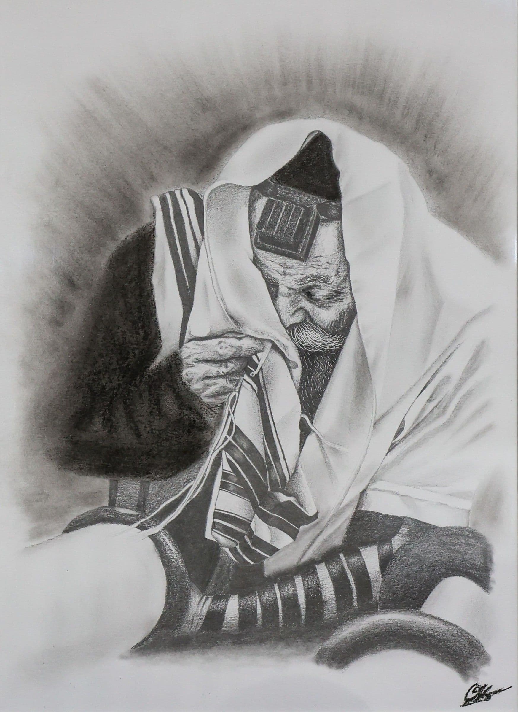 Dessin au crayon du Rabbi de Loubavitch penché en prière, enveloppé dans son talith, les tefilines sur le front et le bras